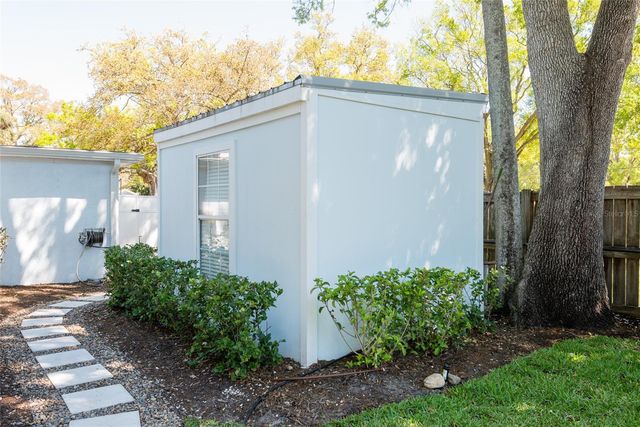 4704 W EL PRADO BOULEVARD, Tampa, FL 33629