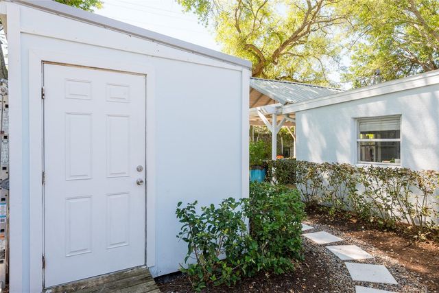 4704 W EL PRADO BOULEVARD, Tampa, FL 33629