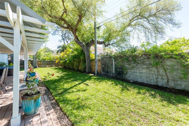 4704 W EL PRADO BOULEVARD, Tampa, FL 33629