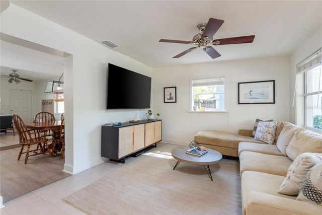 4704 W EL PRADO BOULEVARD, Tampa, FL 33629