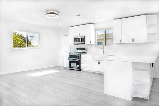 11428 Glenoaks, Pacoima, CA 91331