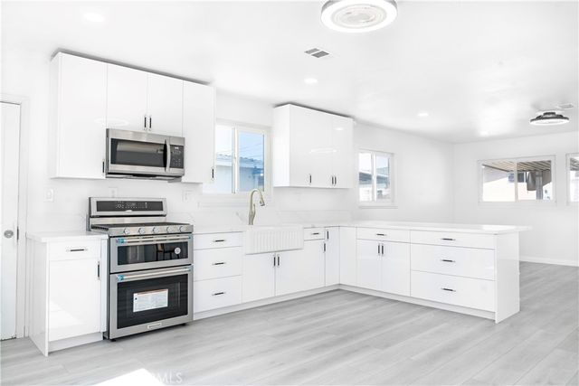11428 Glenoaks, Pacoima, CA 91331