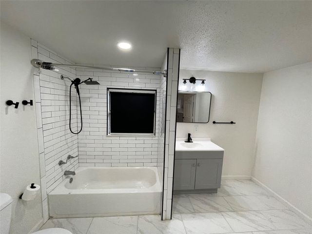 6701 Eagle Pass Street 3, Houston, TX 77020