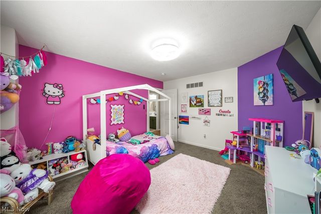 2160 Hunting Valley Lane, Streetsboro, OH 44241