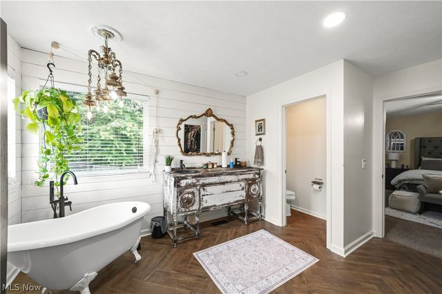 2160 Hunting Valley Lane, Streetsboro, OH 44241