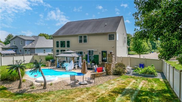 2160 Hunting Valley Lane, Streetsboro, OH 44241