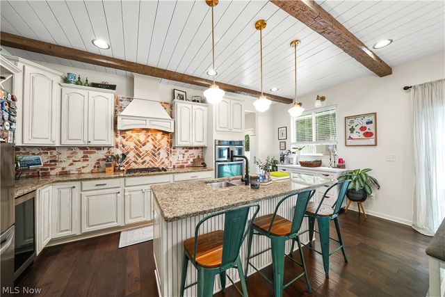 2160 Hunting Valley Lane, Streetsboro, OH 44241