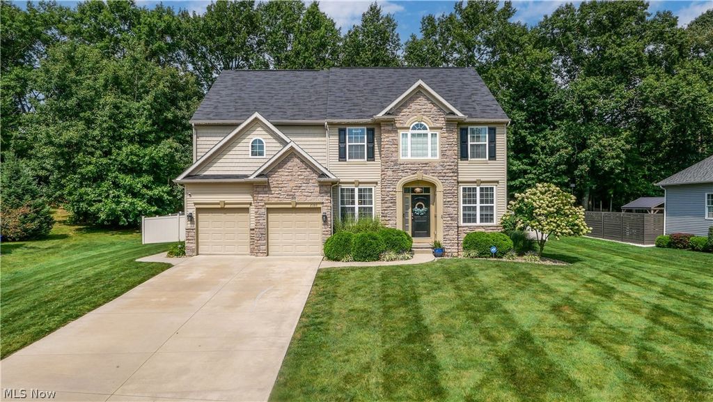 2160 Hunting Valley Lane, Streetsboro, OH 44241