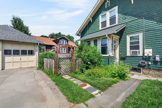 274 Clarendon St, Fitchburg, MA 01420