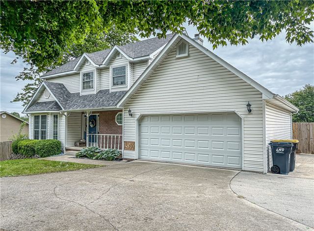 301 Old Farm Road, Harrison, AR 72601