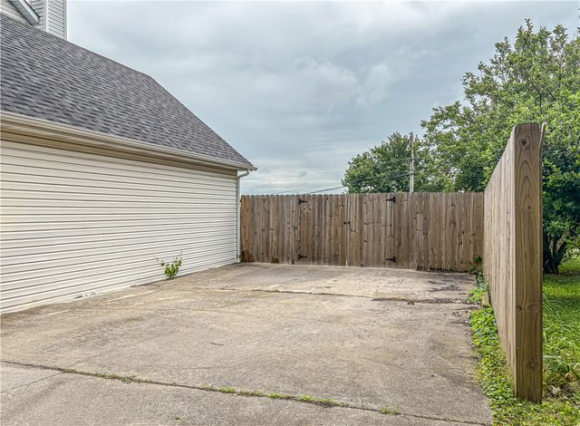 301 Old Farm Road, Harrison, AR 72601
