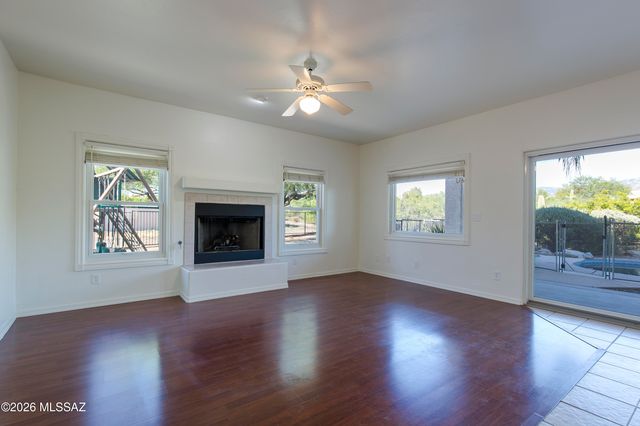 10640 N Stargazer Drive, Tucson, AZ 85737