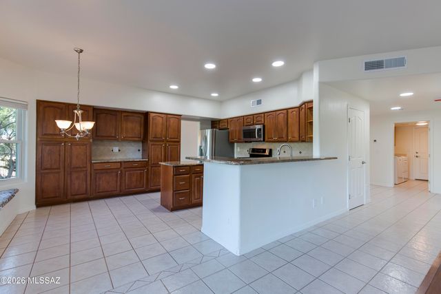 10640 N Stargazer Drive, Tucson, AZ 85737