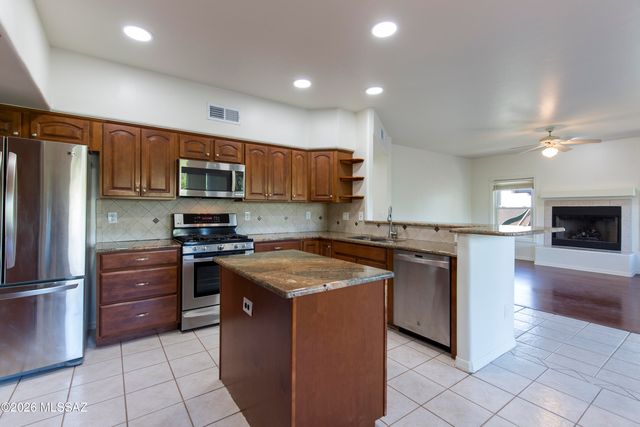 10640 N Stargazer Drive, Tucson, AZ 85737