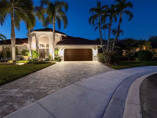 719 Crystal Ct, Weston, FL 33326