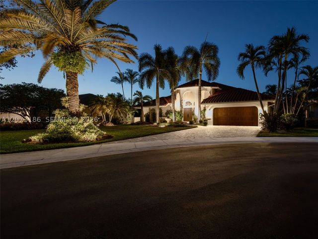 719 Crystal Ct, Weston, FL 33326
