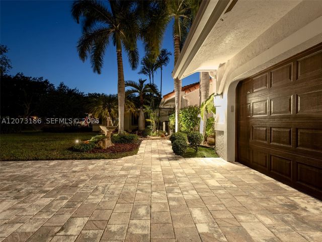 719 Crystal Ct, Weston, FL 33326