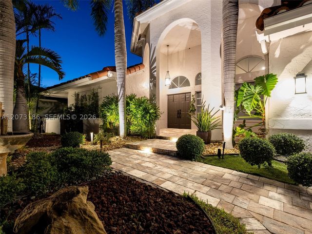719 Crystal Ct, Weston, FL 33326