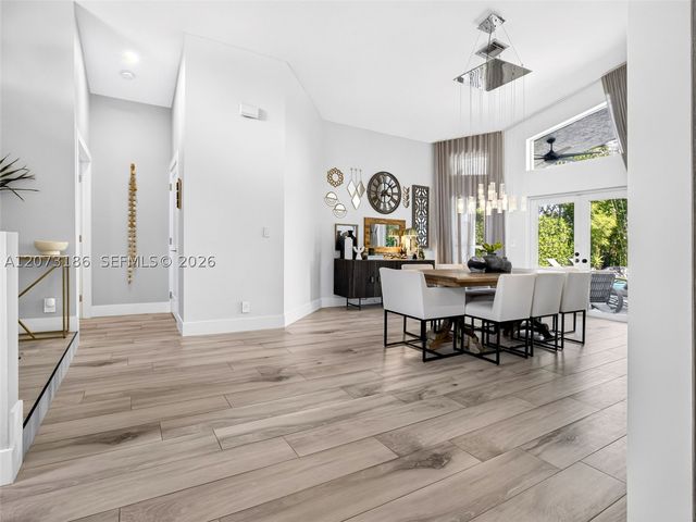 719 Crystal Ct, Weston, FL 33326