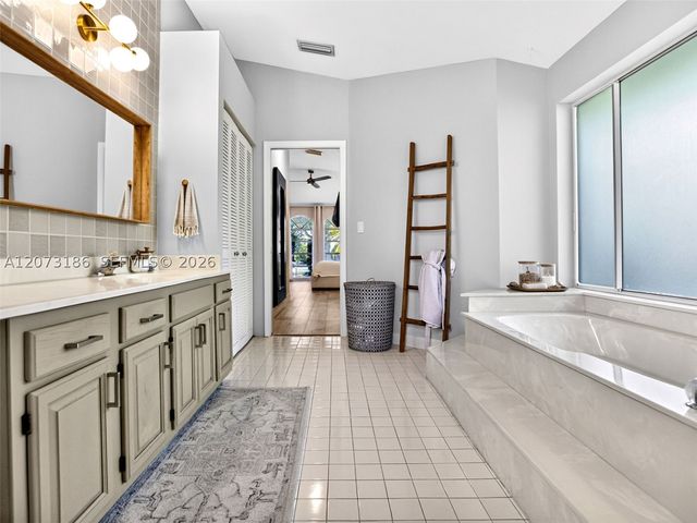 719 Crystal Ct, Weston, FL 33326