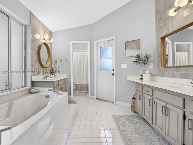 719 Crystal Ct, Weston, FL 33326