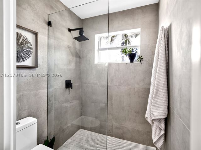 719 Crystal Ct, Weston, FL 33326