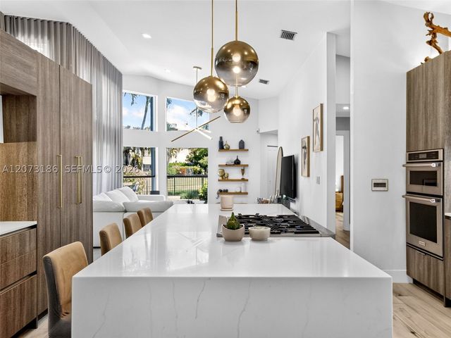 719 Crystal Ct, Weston, FL 33326