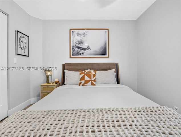719 Crystal Ct, Weston, FL 33326