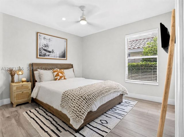 719 Crystal Ct, Weston, FL 33326