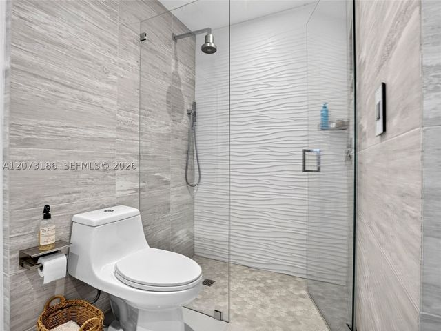 719 Crystal Ct, Weston, FL 33326