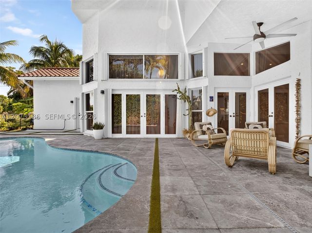 719 Crystal Ct, Weston, FL 33326