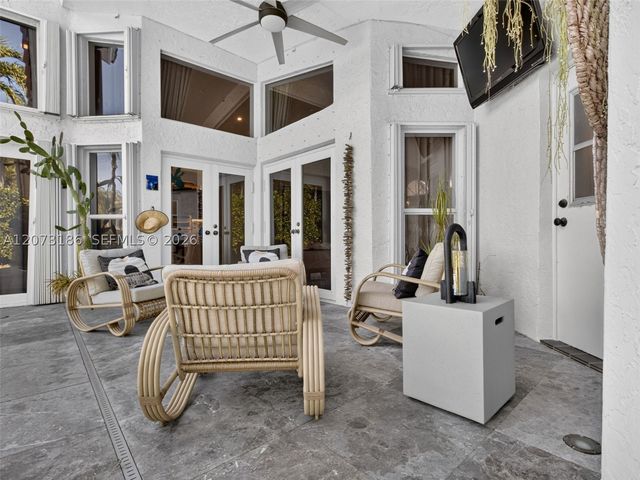 719 Crystal Ct, Weston, FL 33326