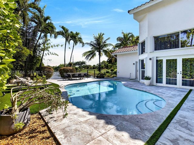 719 Crystal Ct, Weston, FL 33326