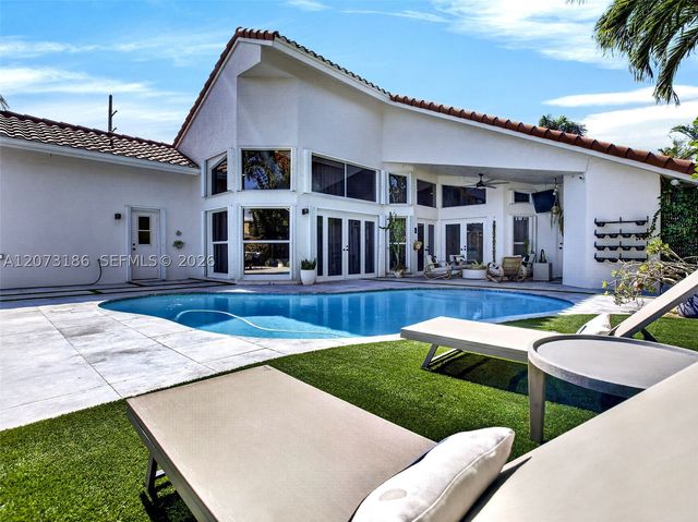 719 Crystal Ct, Weston, FL 33326
