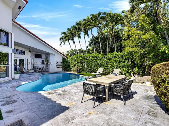 719 Crystal Ct, Weston, FL 33326