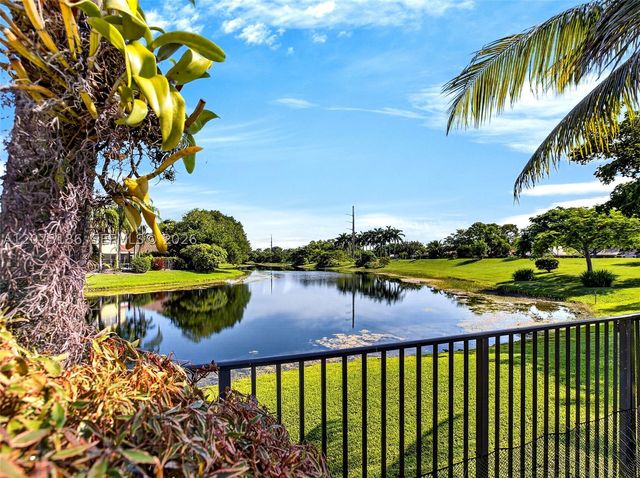 719 Crystal Ct, Weston, FL 33326