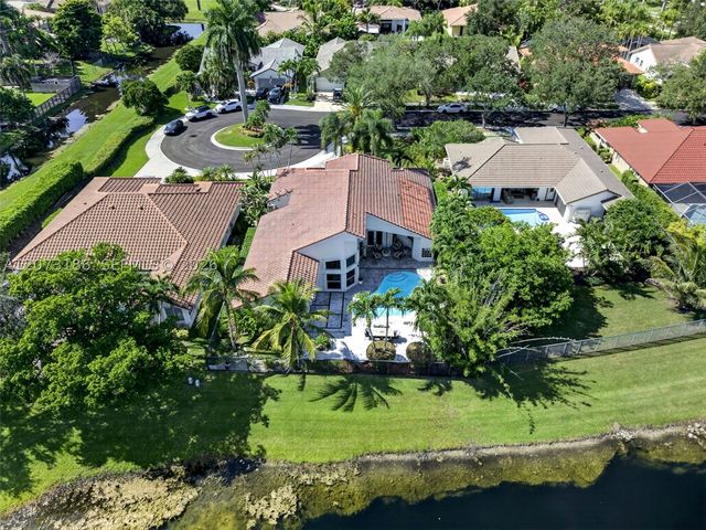 719 Crystal Ct, Weston, FL 33326