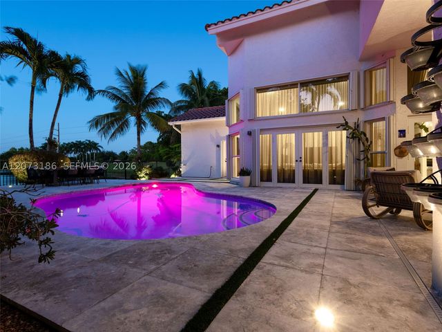 719 Crystal Ct, Weston, FL 33326