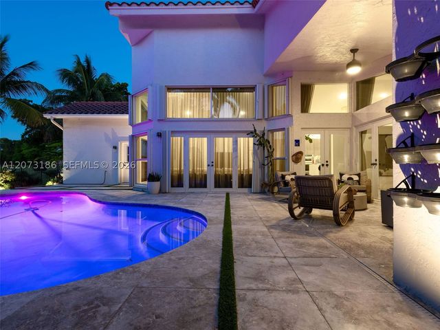 719 Crystal Ct, Weston, FL 33326