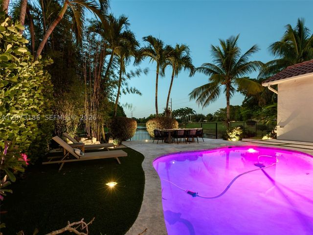 719 Crystal Ct, Weston, FL 33326