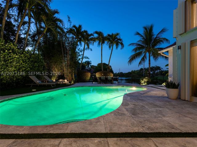 719 Crystal Ct, Weston, FL 33326