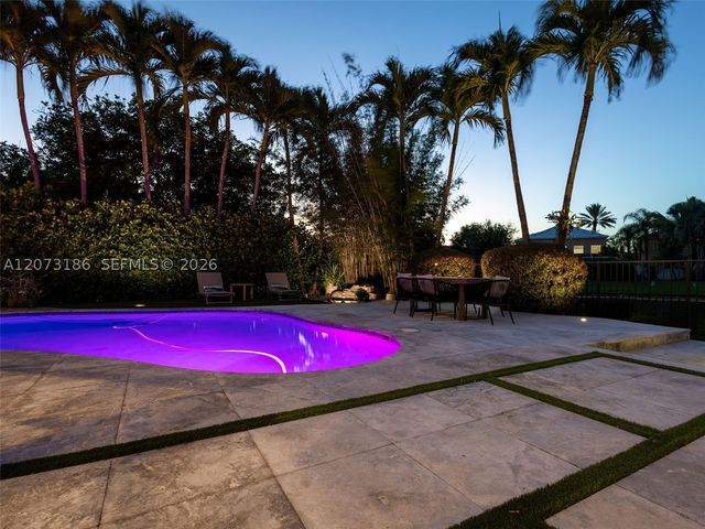 719 Crystal Ct, Weston, FL 33326
