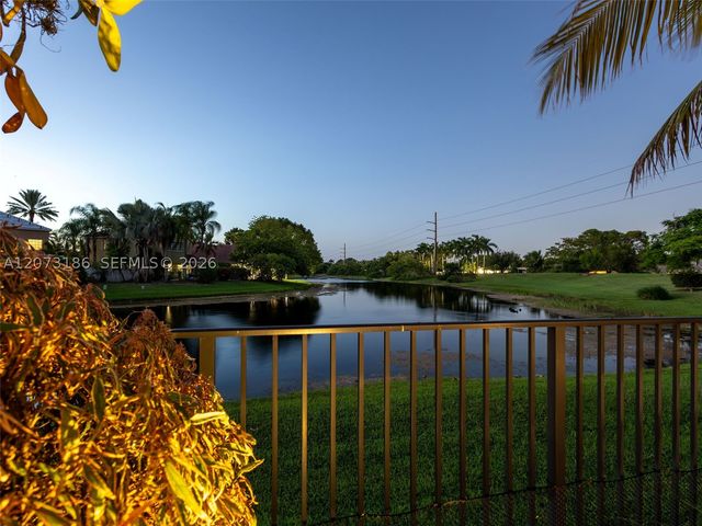 719 Crystal Ct, Weston, FL 33326