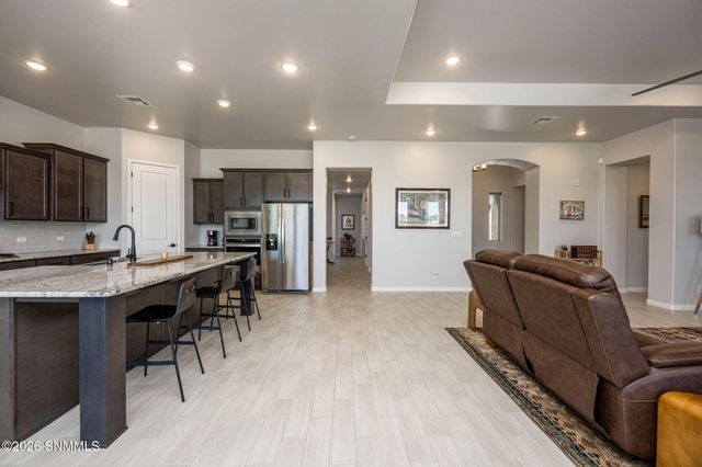 391 Red Cap Court, Las Cruces, NM 88007