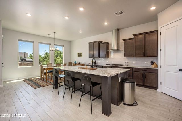 391 Red Cap Court, Las Cruces, NM 88007