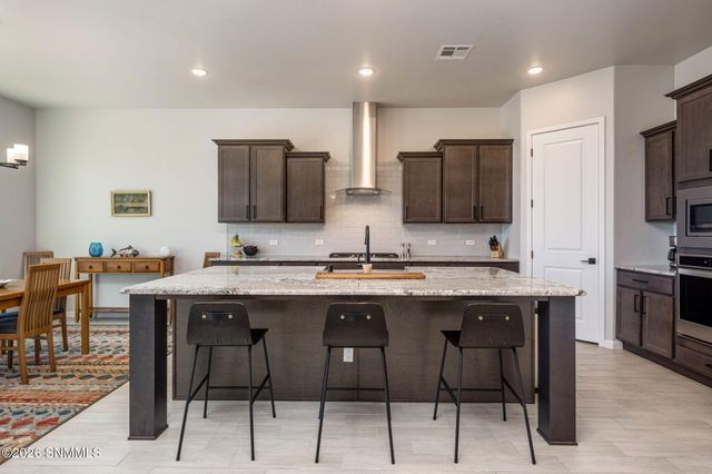 391 Red Cap Court, Las Cruces, NM 88007