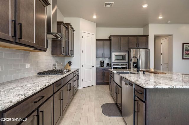 391 Red Cap Court, Las Cruces, NM 88007