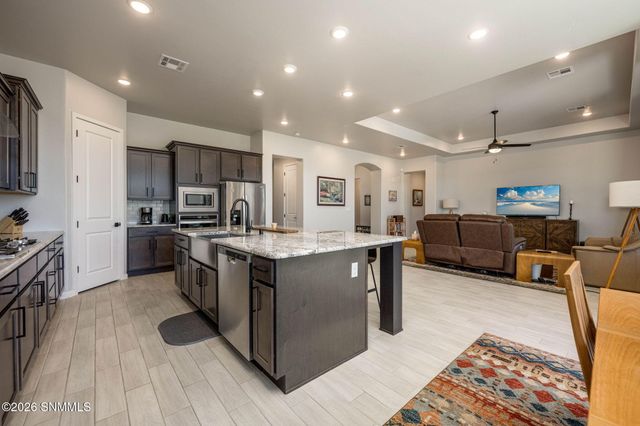 391 Red Cap Court, Las Cruces, NM 88007