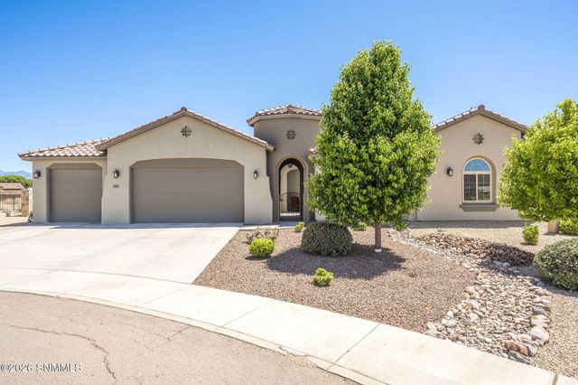 391 Red Cap Court, Las Cruces, NM 88007