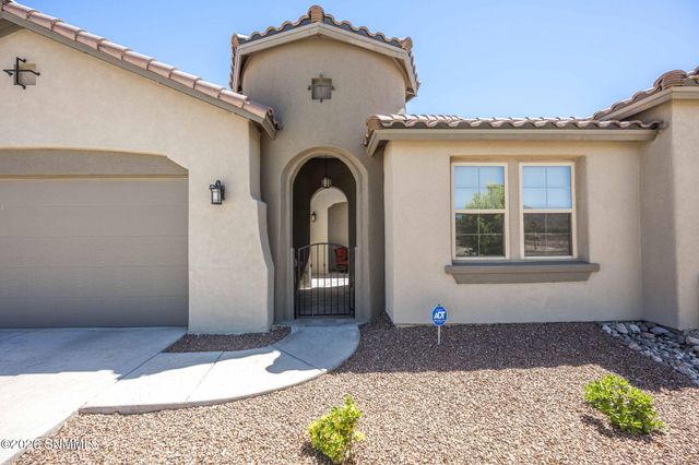 391 Red Cap Court, Las Cruces, NM 88007